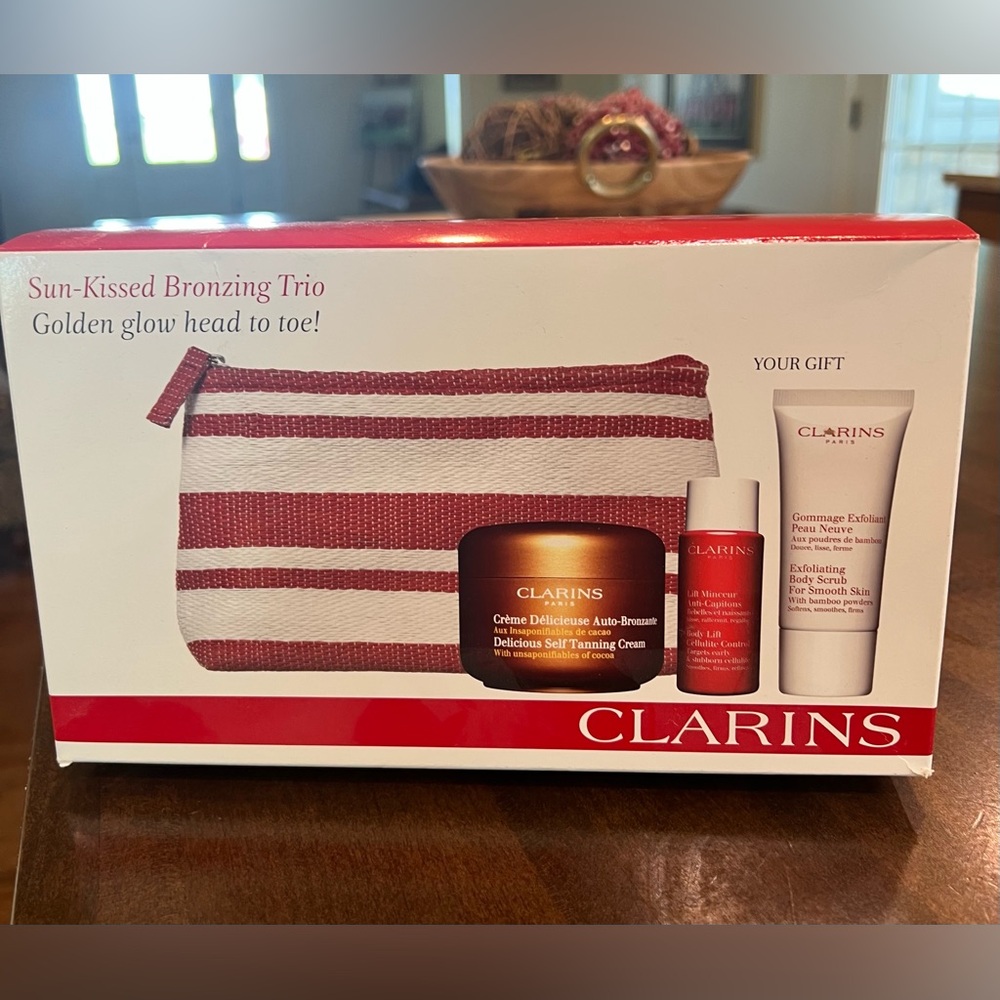 New in box .. Clarins Sun-Kissed Bronzing Trio Set